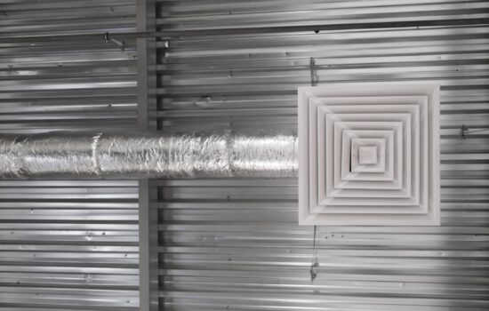 Air Ventilating tube and louver in building